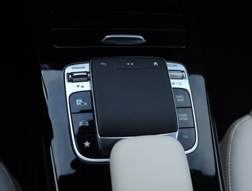 Mercedes Klasa A W177/V177 Hatchback 1.3 200 163KM 2018 Mercedes A A 200, Salon Polska, Automat, Skóra, zdjęcie 18