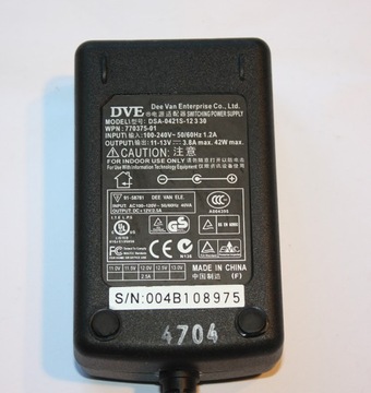 БЛОК ПИТАНИЯ 12В 2,5А настольный DVE 5,5/2,1 LED