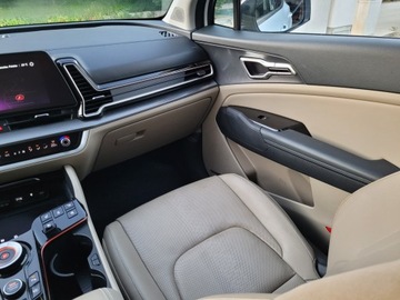 Kia Sportage V 2023 Sportage HEV Business Line 1.6 T-GDi HEV 210 KM 6AT 4WD / jasny środek, zdjęcie 32