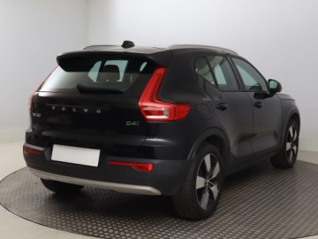 Volvo XC40 Crossover 2.0 D4 190KM 2018 Volvo XC40 D4 AWD, 187 KM, 4X4, Automat, Skóra, zdjęcie 4