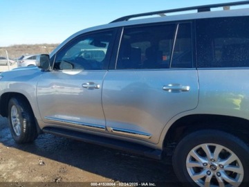 Toyota Land Cruiser VII 2017 Toyota Land Cruiser V8 2017 5.7l 5.7 Benzyna 381KM, zdjęcie 2