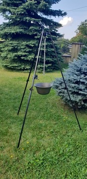 Венгерский чугунный чайник, 7 литров, на треноге.