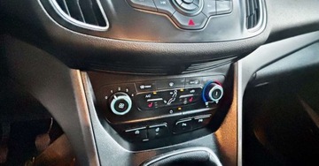 Ford C-MAX II Grand C-MAX Facelifting 1.0 EcoBoost 125KM 2016 Ford C-MAX Ford C-MAX 1.0 EcoBoost Ambiente ASS Benzyna 125KM, zdjęcie 17