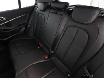 BMW Seria 1 F20-F21 Hatchback 3d Facelifting 2017 120d 190KM 2019 BMW 120 2.0d Automat xDrive Luxury Panorama Navi, zdjęcie 16