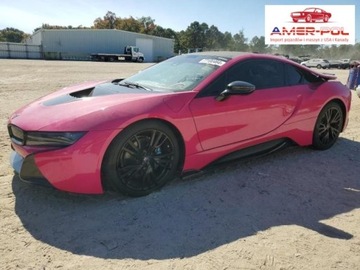 BMW i8 2015 BMW i8 2015, 1.5L, 4x4, porysowany lakier 1.5 Hybryda 357KM