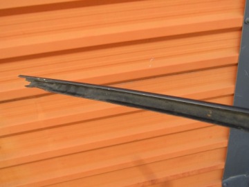 1 MERCEDES W124 COMBI НАКЛАДКА ПРАВОЙ РАМКИ КРЫШКА ПЕРЕДНЕГО БОКОВОГО ОКНА