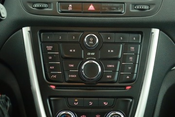 Opel Mokka I SUV 1.6 Ecotec 115KM 2014 Opel Mokka 1.6, Klima, Tempomat, zdjęcie 9