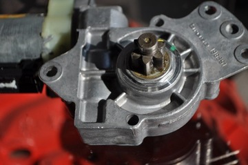 MOTOREK PRAV. SEDADLA AUDI A6 C5 BOSCH 3B0959761Q