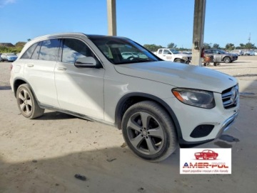 Mercedes GLC C253 2017 Mercedes-Benz GLC 2017 MERCEDES-BENZ GLC 300 4MATIC 2.0 Benzyna 241KM, zdjęcie 3