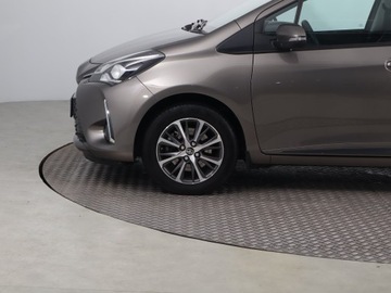 Toyota Yaris III Hatchback 5d Facelifting 2017 1.5 Dual VVT-iE 111KM 2019 Toyota Yaris 1.5 Dual VVT-i, Navi, Klima, zdjęcie 13