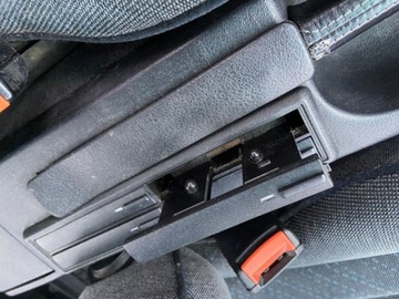 Volkswagen Passat B3 Sedan 2.0 115KM 1990 Volkswagen Passat Volkswagen Passat B3 Automat Sedan Welur Bordo Super Sta, zdjęcie 29