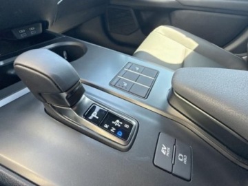 Lexus UX Crossover Facelifting 2.0 300h 199KM 2025 LEXUS UX 300h F Sport Design Hybrid Dynamic Force 2.0 199KM 2025, zdjęcie 10