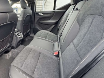 Volvo XC40 2025 VOLVO XC40 B4 Plus Dark Suv 2.0 (211KM) 2025, zdjęcie 16