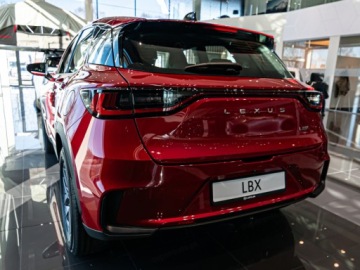 Lexus LBX 1.5 Hybrid 136KM 2025 Od ręki - LBX 1.5 Hybrid 136KM | Czujniki parkowania!, zdjęcie 3