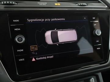 Volkswagen Touran III 1.2 TSI 110KM 2017 Volkswagen Touran navigacja klimatyzacja grzane, zdjęcie 23