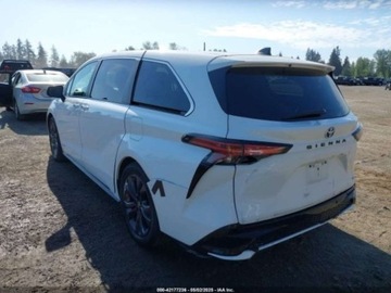 Toyota Sienna III 2021 Toyota Sienna 2021 Toyota Sienna XSE FWD 7-Passenger 2.5 Benzyna 189KM, zdjęcie 2