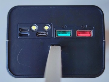 Powerbank TechPower 235 Втч 75 600 мАч PD QC Qi LCD LED 25 Вт