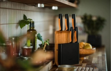 Fiskars Набор из 5 ножей в бамбуковом блоке, функциональная форма