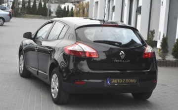 Renault Megane III Hatchback Facelifting 2013 1.6 16V 110KM 2014 Renault Megane Renault Megane 1.6 16V Color Edition 1.6 BenzynaLPG 110KM, zdjęcie 3