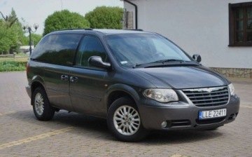Chrysler Voyager V Grand Voyager 2.8 CRD 150KM 2005 Chrysler Voyager GWARANCJA, 2005r, 2.8 Diesel 150KM, Automat, ISOFIX, Nisk, zdjęcie 1