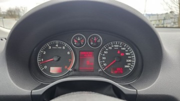 Audi A3 8P Hatchback 3d 1.4 TFSI 125KM 2008 Audi A3 3-drzwiowe climatronic zarejestrowane, zdjęcie 9
