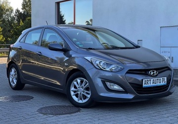 Hyundai i30 II Hatchback 5d 1.6 CRDi 110KM 2015 Hyundai i30 1.6 Diesel 110 KM Klimatyzacja, zdjęcie 1