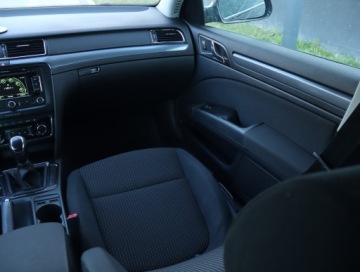 Skoda Superb II Sedan 1.6 TDI CR DPF 105KM 2012 Skoda Superb 1.6 TDI, Navi, Klima, Klimatronic, zdjęcie 7