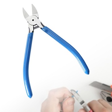 Компактные кусачки для проволоки на 6 проводов.