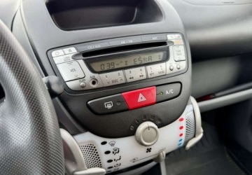 Citroen C1 I Hatchback 3d Facelifting 1.0 i 68KM 2011 Citroen C1 Citroen C1 1.0 Exclusive Benzyna 68KM, zdjęcie 10