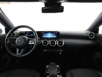 Mercedes CLA C118/X118 2019 Mercedes CLA 180 automat full LED półskóra navi, zdjęcie 14