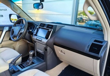 Toyota Land Cruiser VI MPV Faceliting 2.8 D-4D 177KM 2017 Toyota Land Cruiser Toyota Land Cruiser LC 2.8 D-4D Prado 2.8 Diesel 177KM, zdjęcie 2