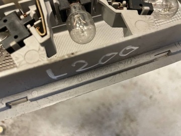 LAMPA POLSTROVÁNÍ MITSUBISHI L200 OE MR330450