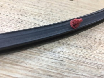 ПРОКЛАДКА КРЫШКИ КАПОТА ПЕРЕДНЯЯ ЧАСТЬ TESLA X