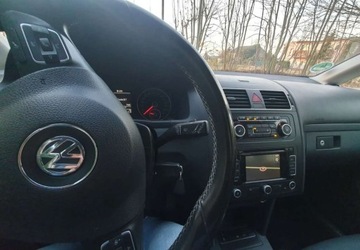 Volkswagen Touran II 1.6 TDI 105KM 2011 Volkswagen Touran Volkswagen Touran 1.6 TDI DPF BlueMot Comfortline 1.6, zdjęcie 16