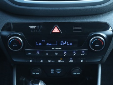 Hyundai Tucson III SUV 2.0 CRDI 185KM 2015 Hyundai Tucson 2.0 CRDi, 182 KM, 4X4, Automat, zdjęcie 16