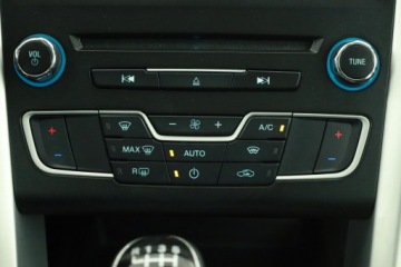 Ford Mondeo V Kombi 2.0 TDCi 150KM 2018 Ford Mondeo 2.0 TDCI, Salon Polska, 4X4, Klima, zdjęcie 9