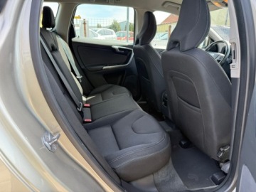 Volvo XC60 I SUV Facelifting 2.0 D3 DRIVE-E 150KM 2015 Volvo XC 60 LEDY PARKTRONIC NAWIGACJA KLIMATYZACJA HAK HOLOWNICZY 2.0 150KM, zdjęcie 6