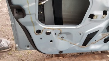 AUDI A4 B6 DVEŘE LEVÝ PŘEDNÍ LY7R