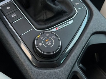 Volkswagen Tiguan II SUV Facelifting 2.0 TDI 200KM 2022 Volkswagen Tiguan 2.0TDI 200KM UrbanSport DSG 4x4 SerwisASO Acc Matrix Kes, zdjęcie 24