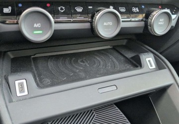 Citroen 2023 Citroen C4X e-C4 X EV136 50kWh Shine SalonPL FVat Od Reki Niski Przebieg, zdjęcie 15