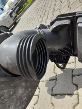 BMW OE 8647449 POUZDRO FILTRU VZDUCHU