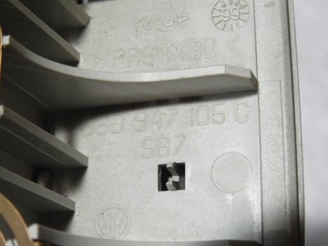 LAMPA OSVĚTLENÍ KABINY PŘEDNÍ VW GOLF IV 4 BORA 1J0 3B0947105C