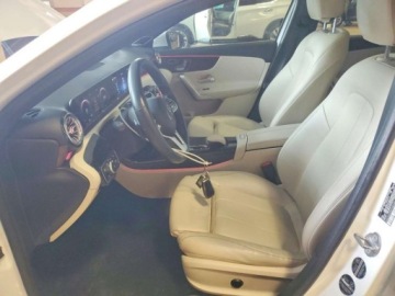 Mercedes Klasa A W177/V177 Sedan 2.0 220 190KM 2019 Mercedes-Benz Klasa A 2019r., A 220 4matic, 2L, od ubezpieczalni 2.0 191KM, zdjęcie 7