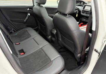 Peugeot 2008 I SUV Facelifting 1.2 PureTech 110KM 2017 Peugeot 2008 1.2 T NAVI Ledy Panorama dach 1.2 Benzyna 110KM, zdjęcie 11