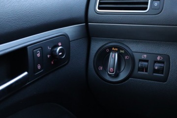 Volkswagen Touran II 1.4 TSI 140KM 2010 VW Touran 1.4 TSI, Klima, Tempomat, zdjęcie 17