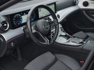 Mercedes Klasa E W214 2023 Mercedes E300de 306ps Szyber Blis Virtual Webasto Kamera LKA NFC Sam Parkuj, zdjęcie 11