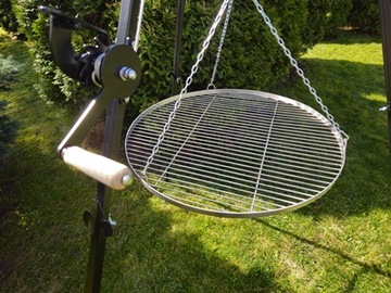 Садовый гриль-тренога, высота 210 см над огнем, решетка из нержавеющей стали, высота 60 см.