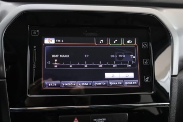 Suzuki Vitara III SUV Facelifting 1.0 BoosterJet 111KM 2019 Suzuki Vitara 1.0 BoosterJet, Salon Polska, Klima, zdjęcie 12