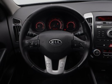 Kia Ceed I SW Facelifting 1.6 CRDi VGT 115KM 2010 Kia Ceed 1.6 CRDi, Salon Polska, Klima, zdjęcie 15