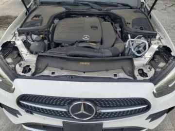 Mercedes Klasa E W213 2022 Mercedes-Benz Klasa E 350 2022 2.0l 2.0 Benzyna 255KM, zdjęcie 6